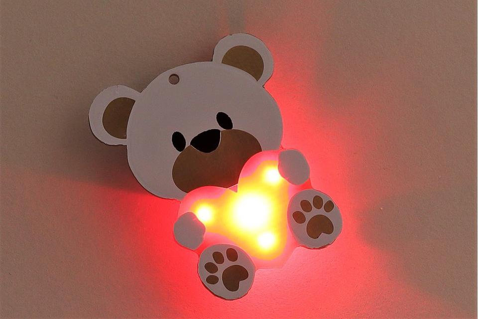 Product image 4 for Teddy Bear Heart Light up (4 LED's) Pin